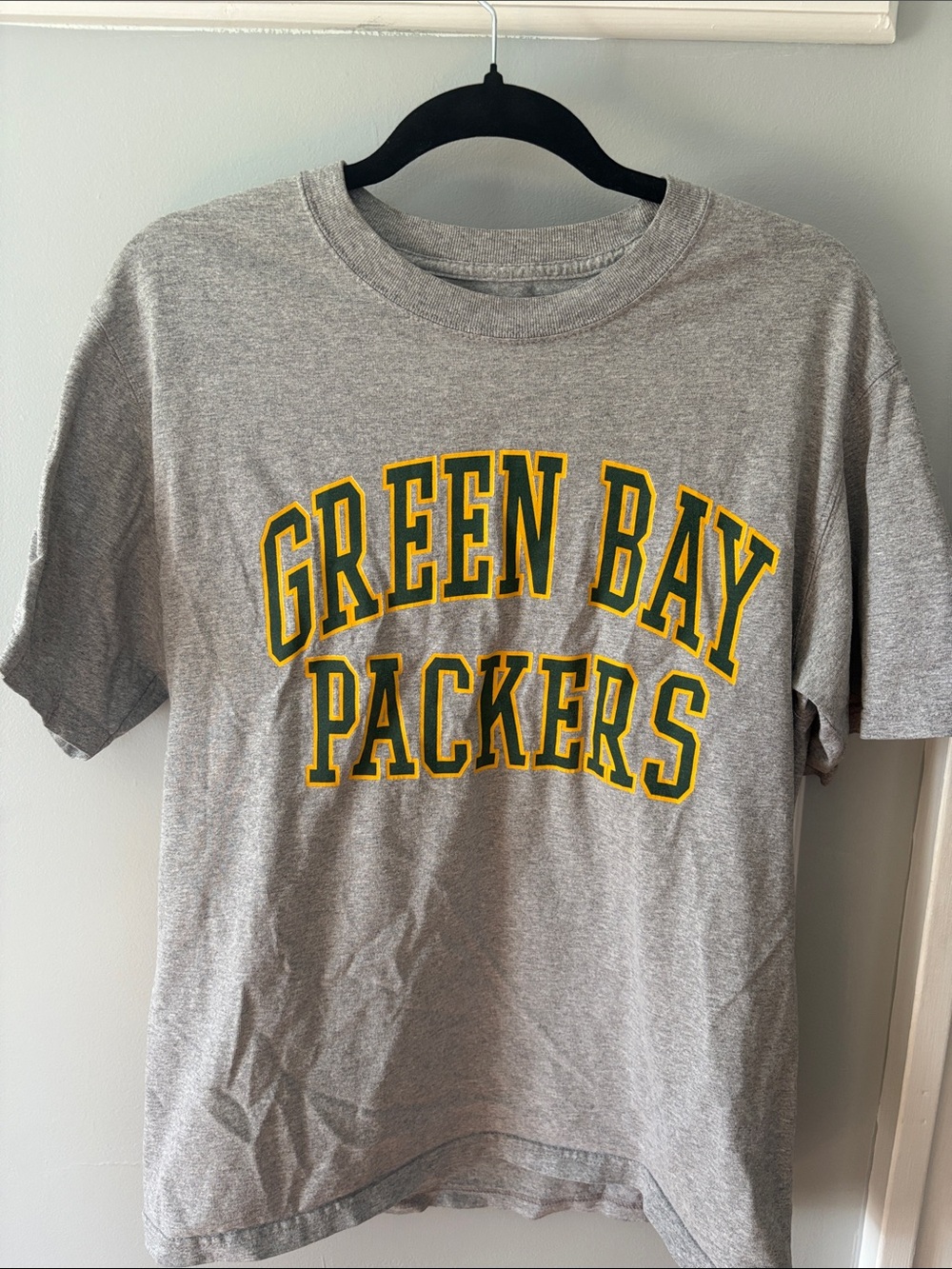 GUC NFL Green Bay Packers Gray Tee with Yellow & Green Logo Size M